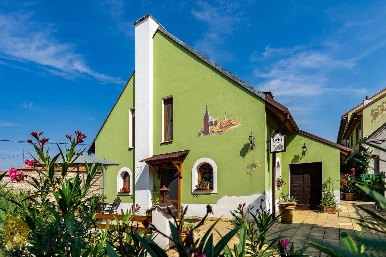 Prodej restaurace 300 m²