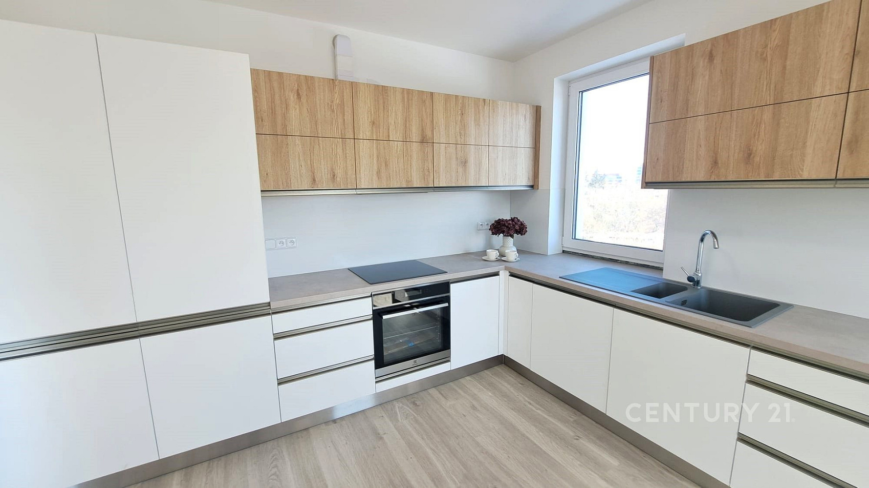 Pronájem bytu 2+kk 63 m²