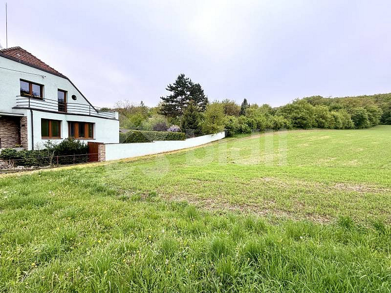 Prodej stavebního pozemku 3 665 m²