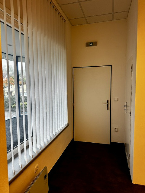 Pronájem obchodních prostor 60 m² – fotografie 4