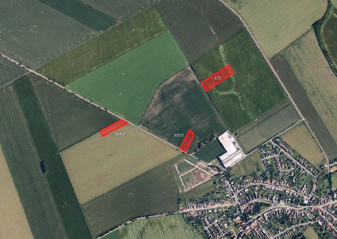 Prodej pole 9 890 m²