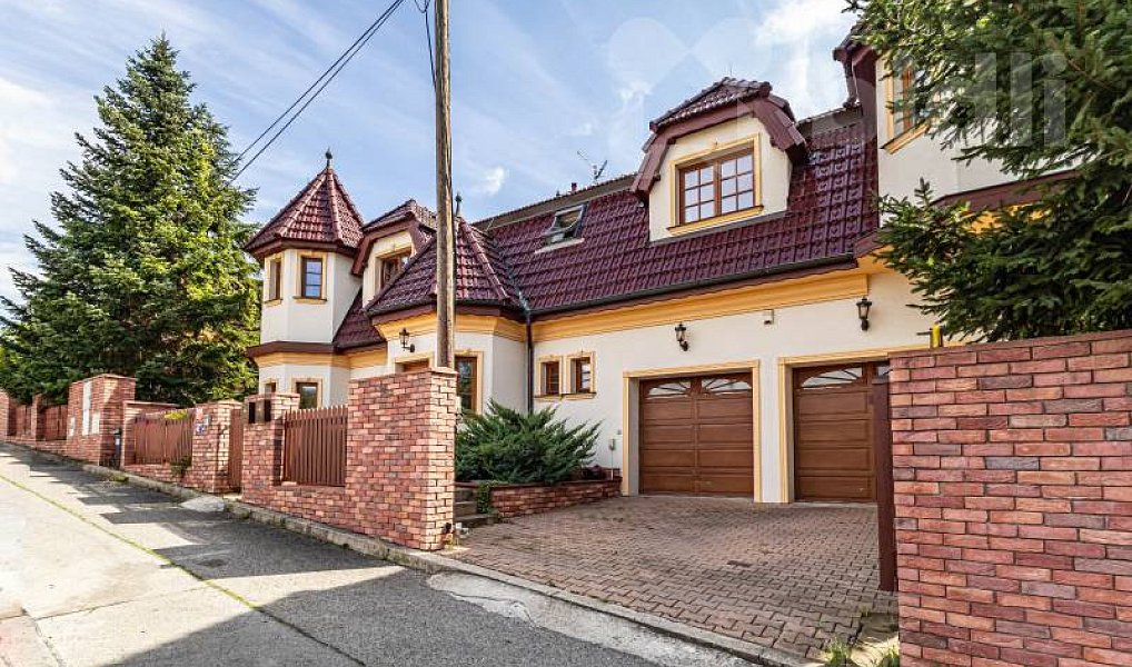 Prodej domu 267 m² s pozemkem 571 m², Praha – náhled fotky 2