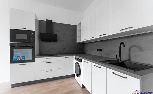 Pronájem bytu 2+kk 51 m², Vysočanské náměstí, Praha 9 - Vysočany