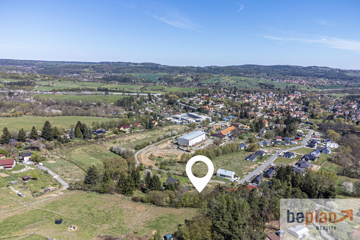 Prodej stavebního pozemku 886 m² – fotografie 5