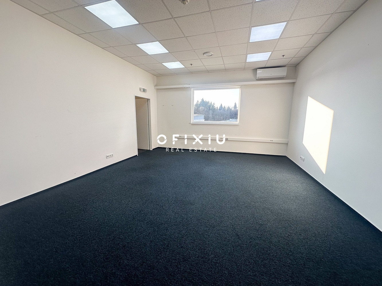 Pronájem kanceláře 197 m² – fotografie 2