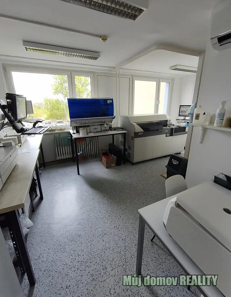 Pronájem komerčního objektu (jiného typu) 75 m²
