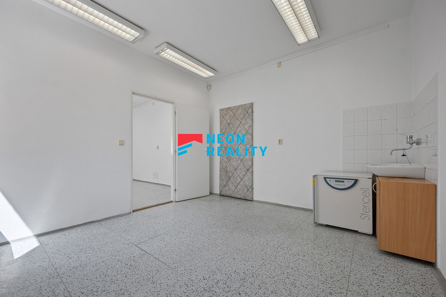 Pronájem komerčního objektu (jiného typu) 34 m² – pohled 6