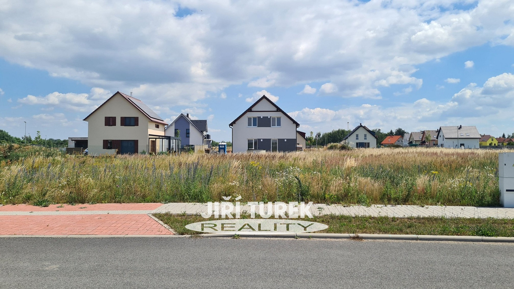 Prodej stavebního pozemku 697 m² – fotografie 5