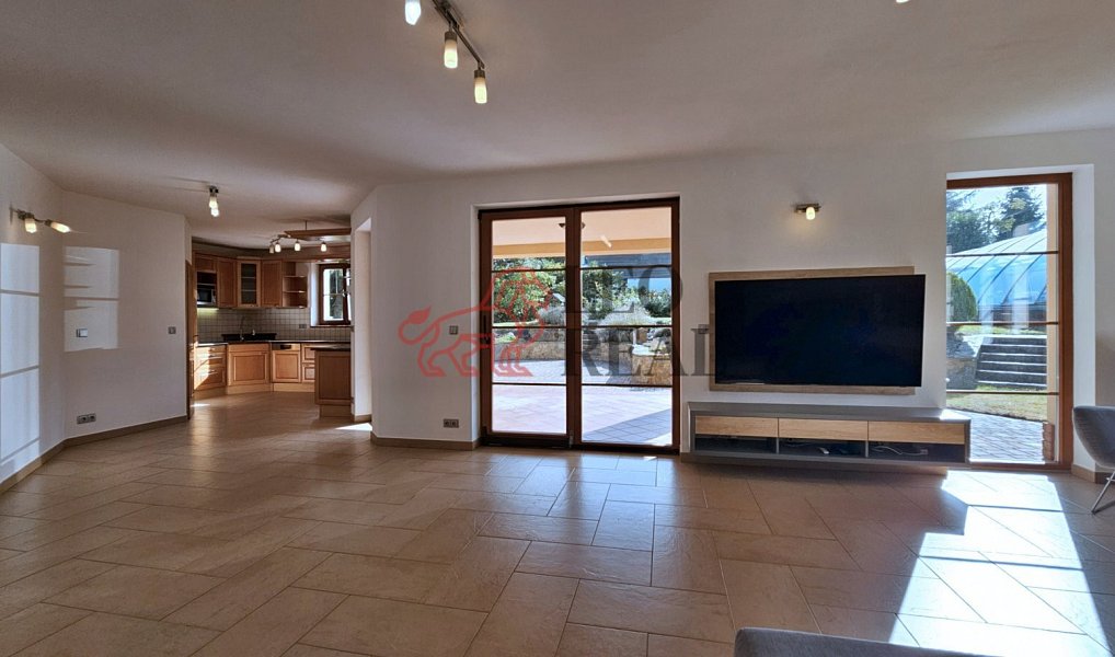 Prodej domu 316 m² s pozemkem 1 751 m², Kamenice – náhled fotky 14
