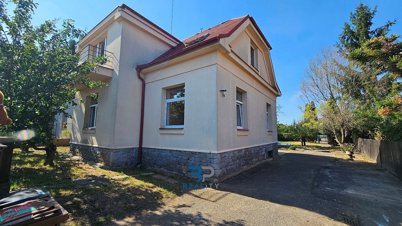 Prodej stavebního pozemku 950 m²