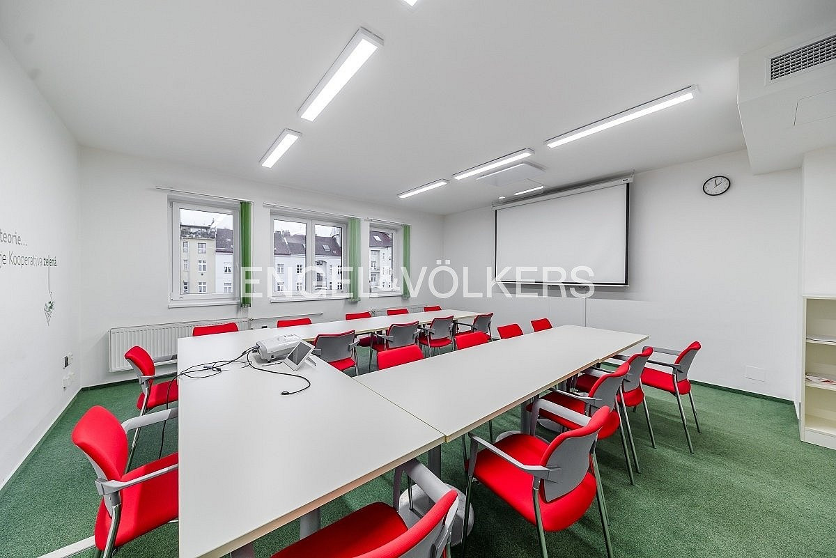 Pronájem kanceláře 224 m² – fotografie 3