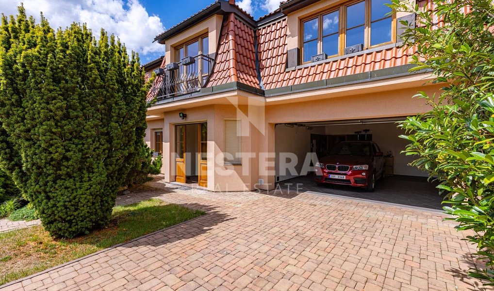 Prodej domu 444 m² s pozemkem 2 325 m², Vestec – náhled fotky 31