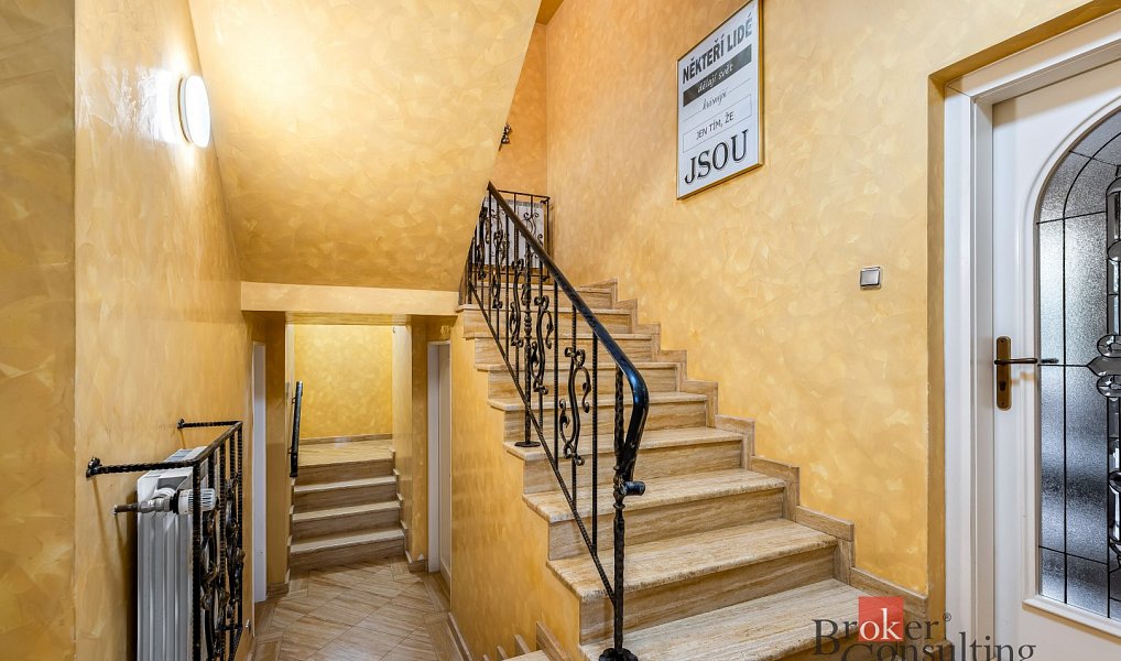 Prodej domu 287 m² s pozemkem 654 m², Praha – náhled fotky 3