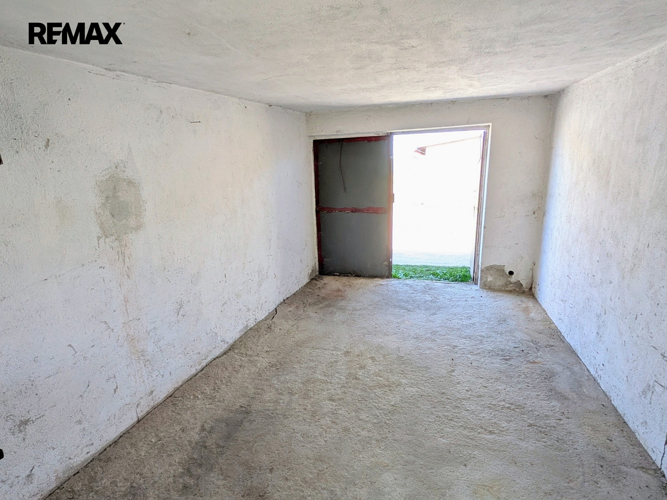 Zděná řadová garáž ve skvělé lokalitě telč štěpnice, volná ihned — photo 5