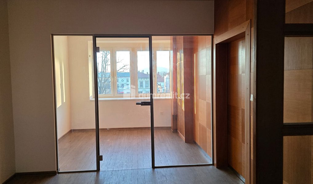 Pronájem kanceláře 250 m², Frenštát pod Radhoštěm – náhled fotky 6