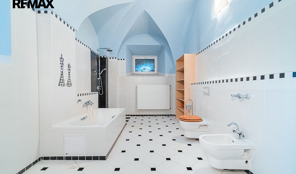 Prodej komerčního objektu (jiného typu) 700 m², Ježovy – náhled fotky 9
