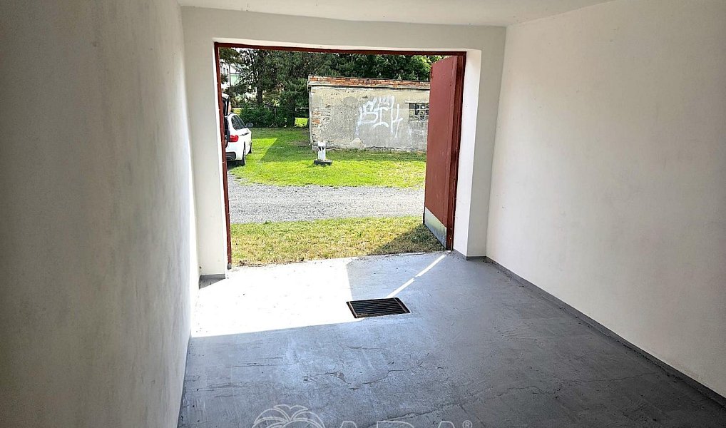 Prodej garáže 17 m2 - Kbely, ul. Železnobrodská, Praha – náhled fotky 4
