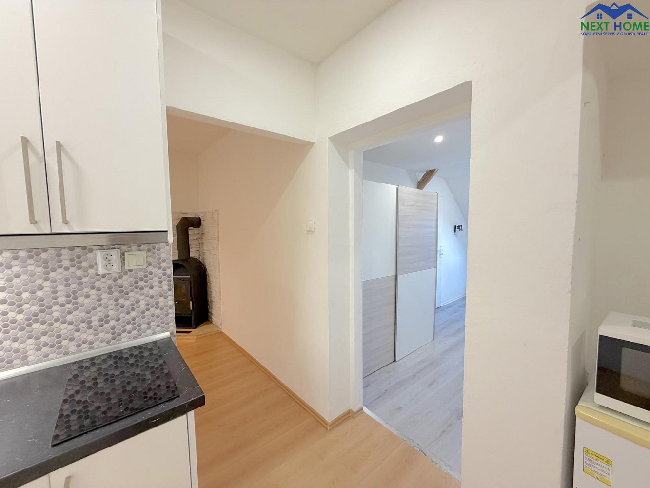 Pronájem bytu 2+kk 38 m² – fotografie 3