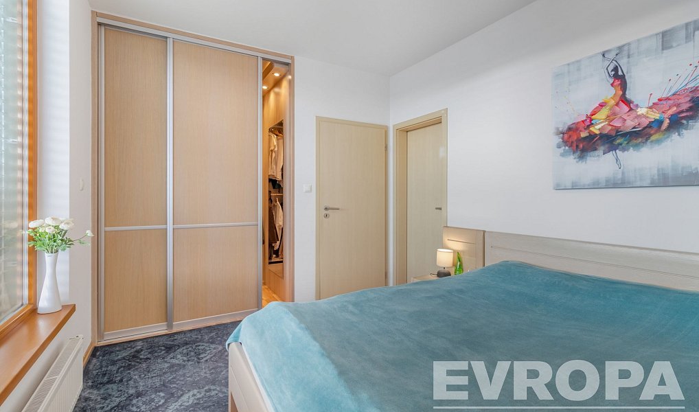 Prodej bytu 4+kk 143 m², Praha – náhled fotky 11