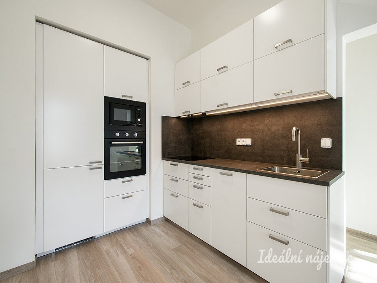 Pronájem bytu 2+kk 40 m²