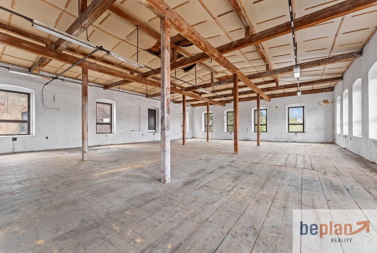 Prodej skladovacích prostor 7 660 m² – fotografie 5
