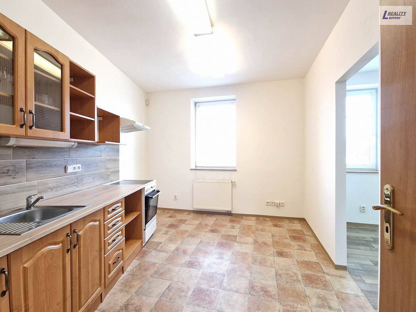 Pronájem kanceláře 65 m² – fotografie 4