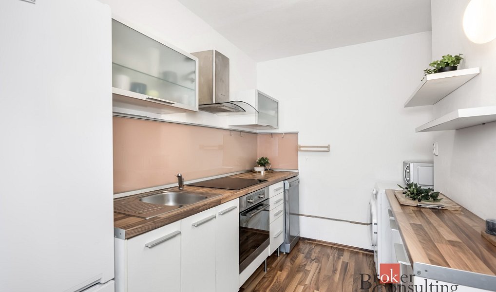 Prodej bytu 2+kk 43 m², Praha – náhled fotky 2