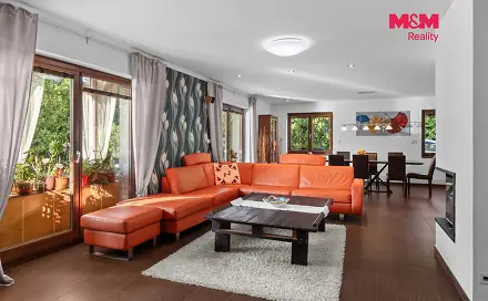 Prodej domu 305 m² s pozemkem 912 m², Hradečno, okres Kladno