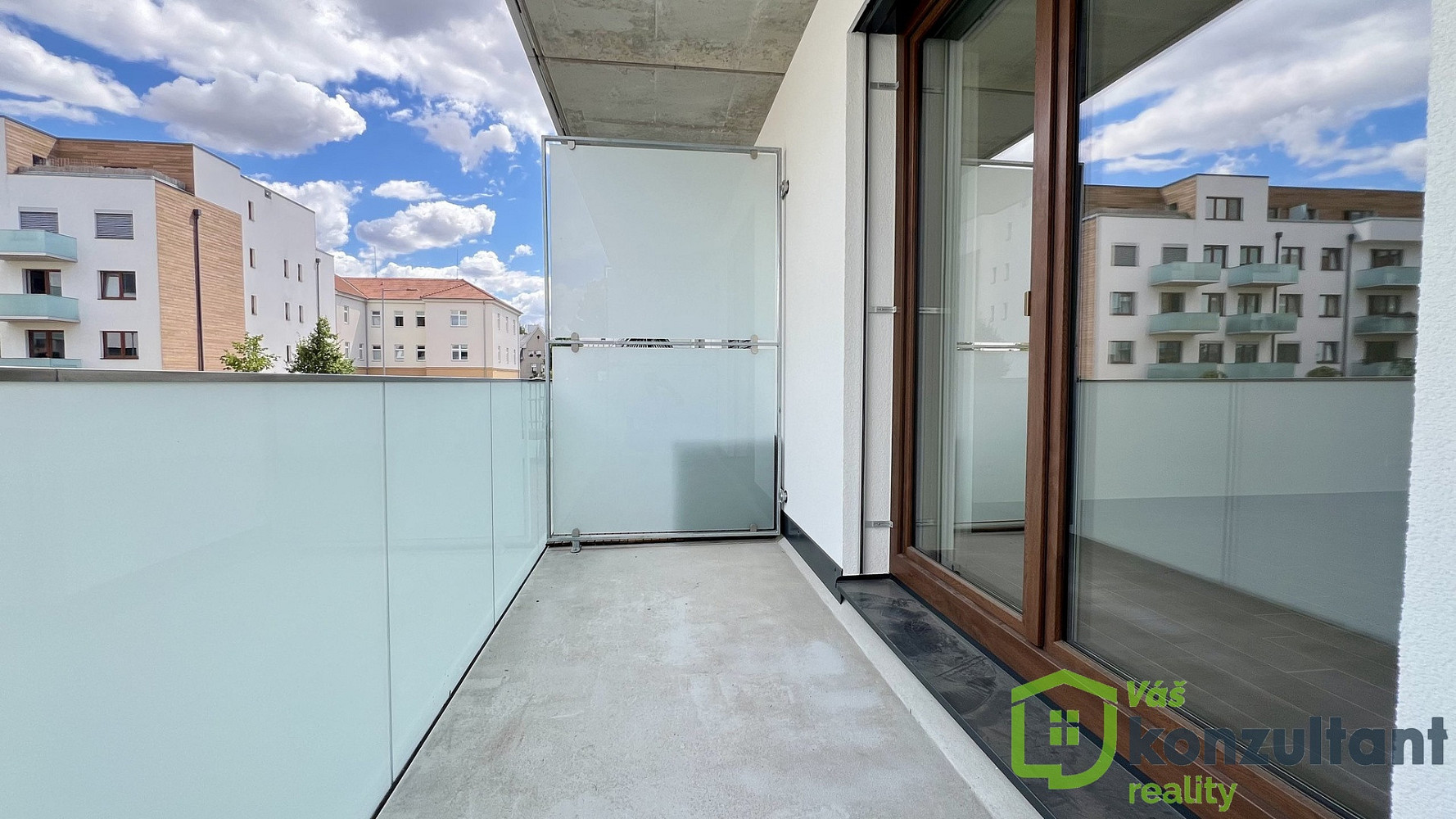 Pronájem bytu 1+kk 35 m² — photo 3
