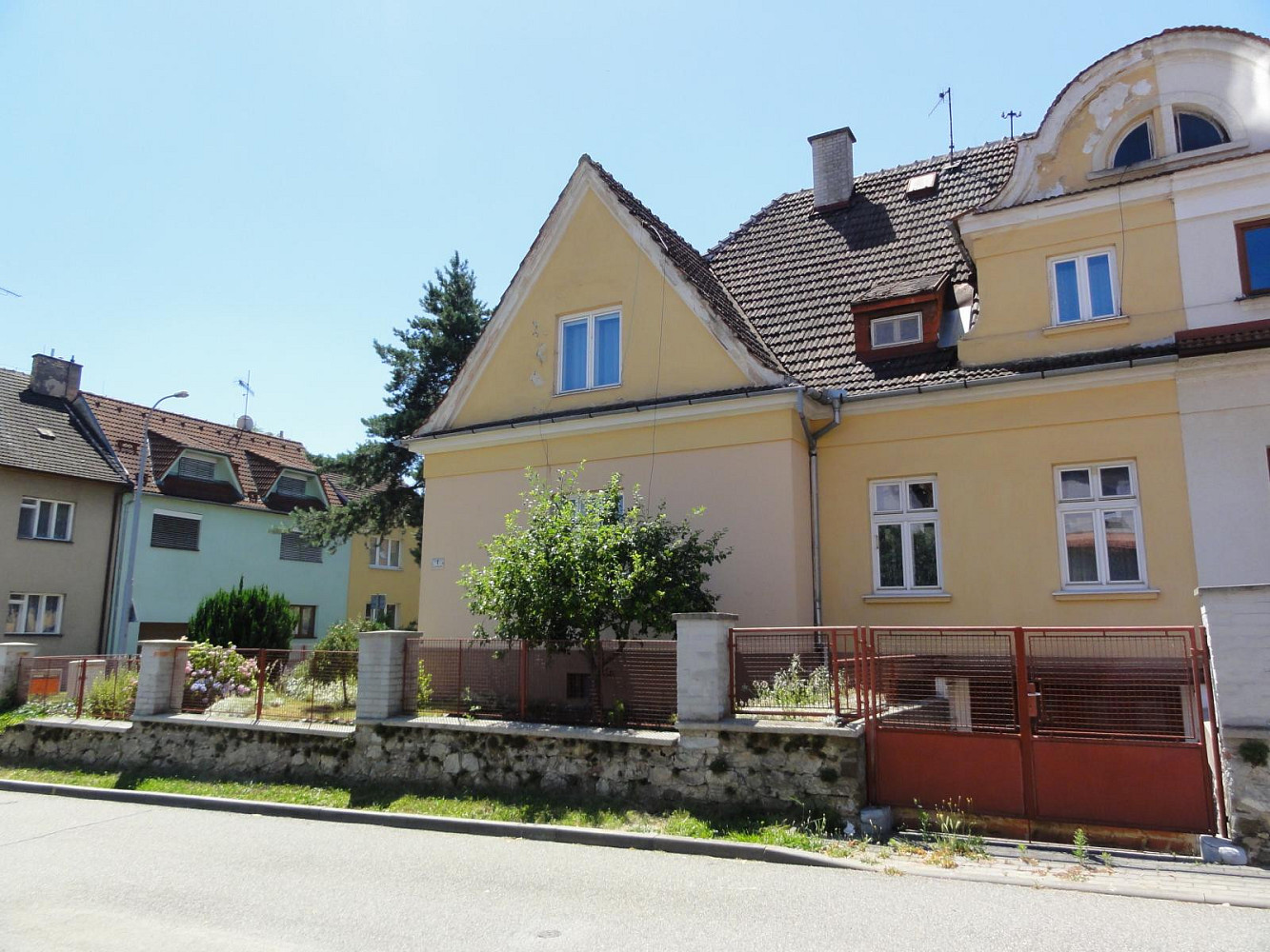 Prodej domu 191 m² s pozemkem 416 m² – fotografie 2