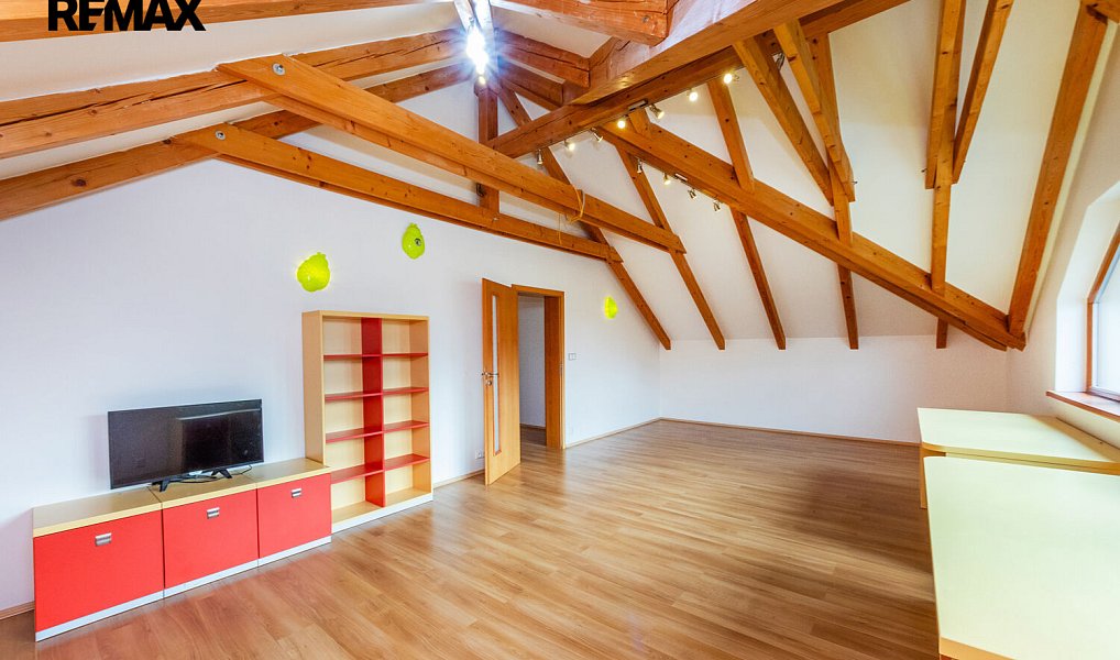 Prodej domu 300 m² s pozemkem 652 m², Praha – náhled fotky 28