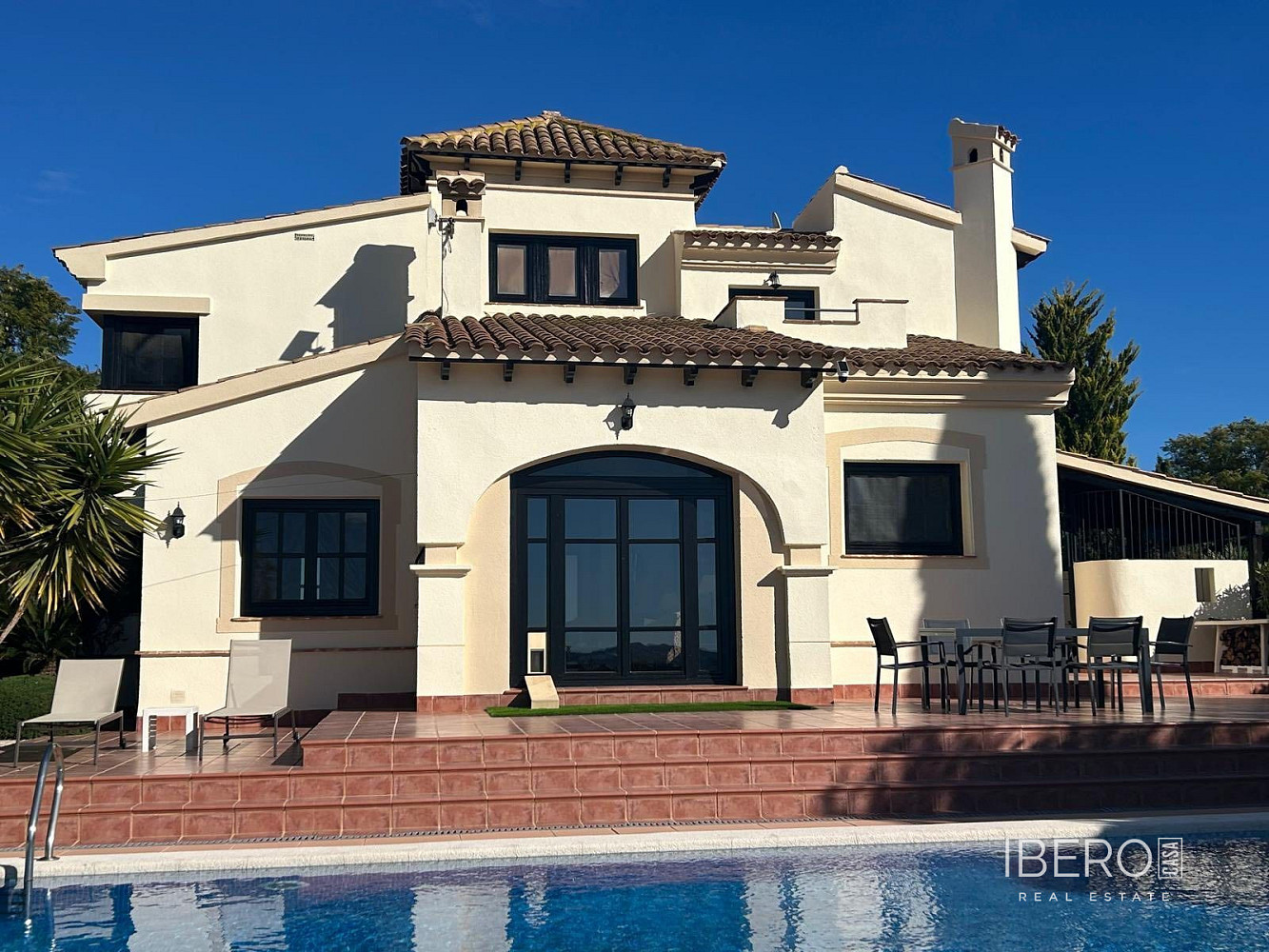 Prodej domu 145 m² s pozemkem 1 000 m²