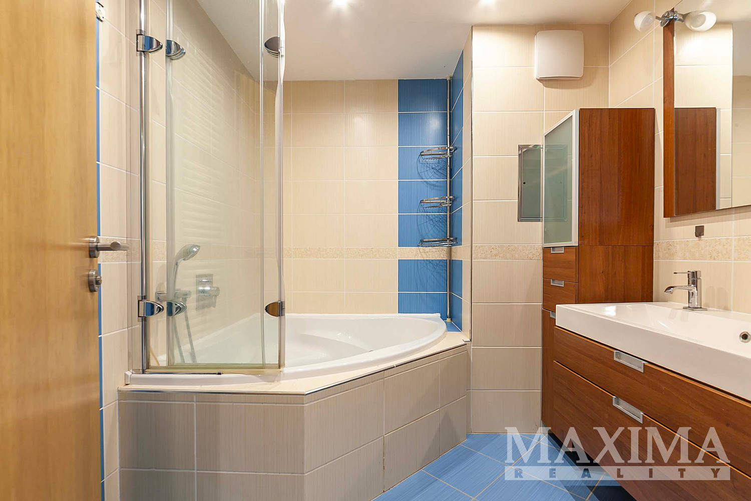Pronájem bytu 3+kk 82 m² — photo 2