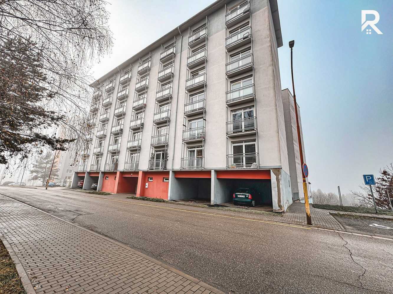 Pronájem bytu 1+kk 35 m² — photo 2