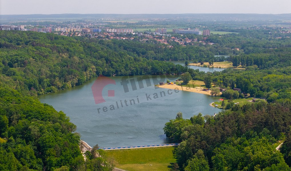 Prodej stavebního pozemku 556 m², Praha – náhled fotky 22
