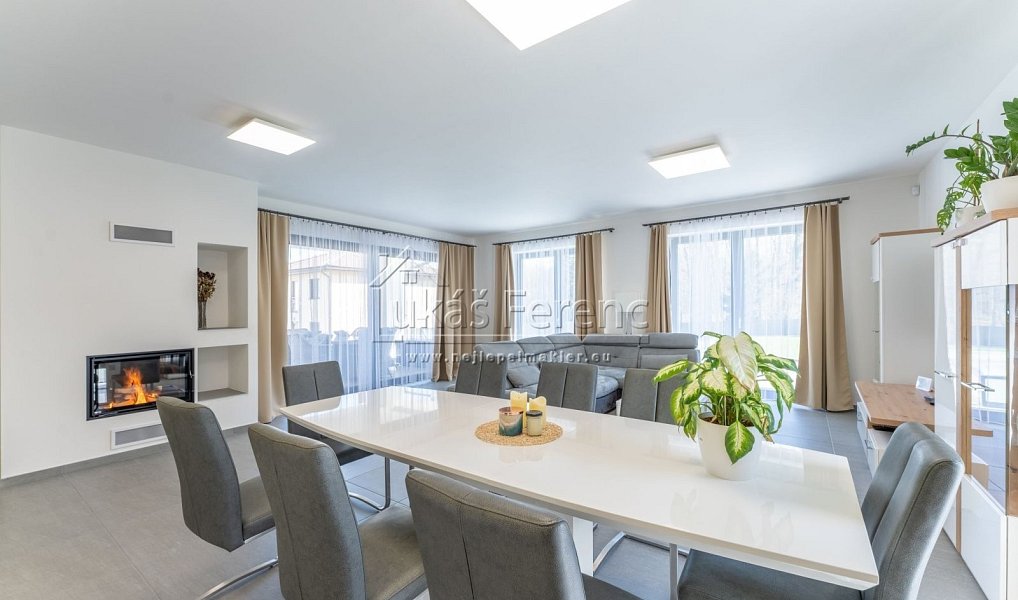 Prodej domu 221 m² s pozemkem 1 950 m², Unhošť – náhled fotky 12