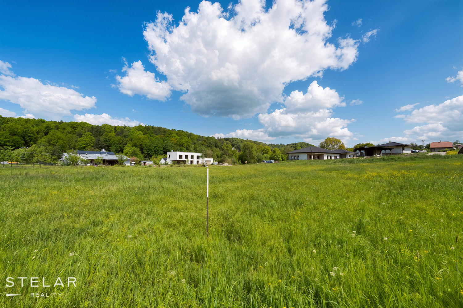 Prodej stavebního pozemku 1 875 m² – fotografie 5