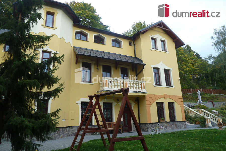 Prodej domu 734 m² s pozemkem 2 573 m² — photo 2