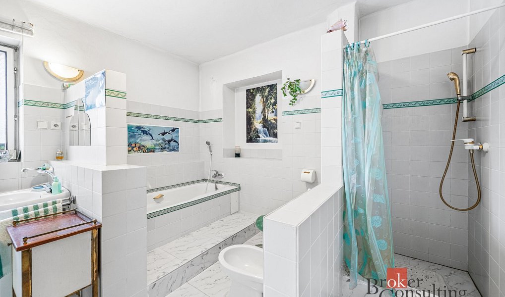 Prodej domu 236 m² s pozemkem 676 m², Horšovský Týn – náhled fotky 3