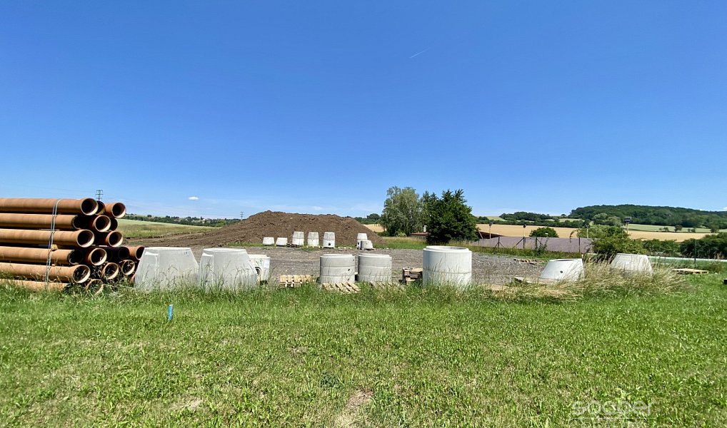 Prodej stavebního pozemku 1 056 m², Semčice – náhled fotky 2