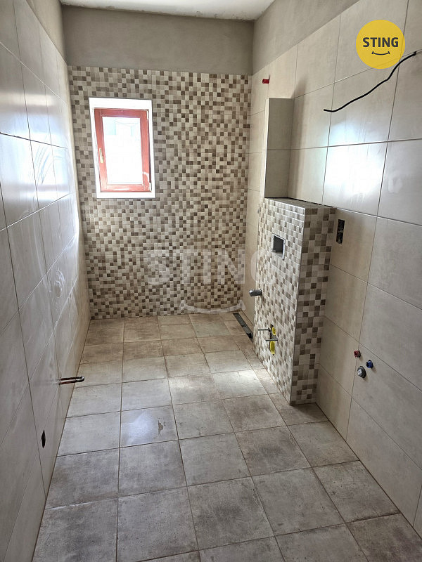 Pronájem bytu 4+kk 99 m² — photo 2