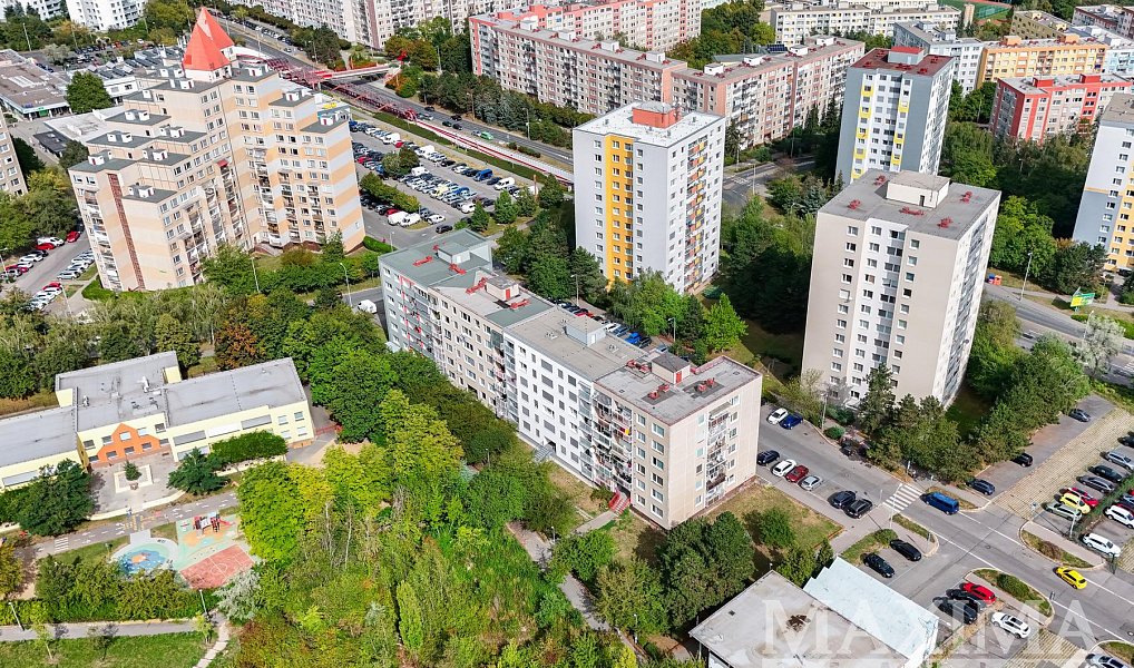 Prodej bytu 3+1 76 m², Praha – náhled fotky 27