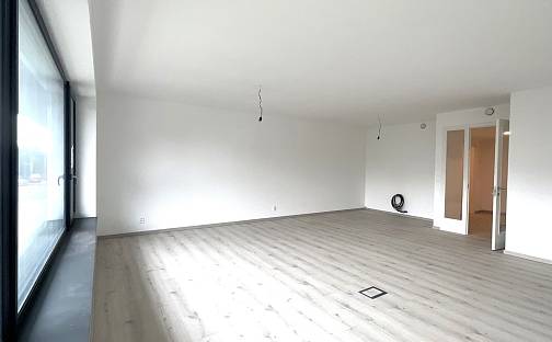 Prodej bytu 1+kk 60 m², Pražská třída, Hradec Králové - Kukleny