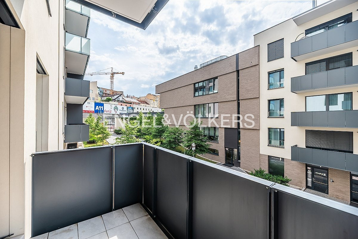Pronájem bytu 2+kk 68 m² — photo 2