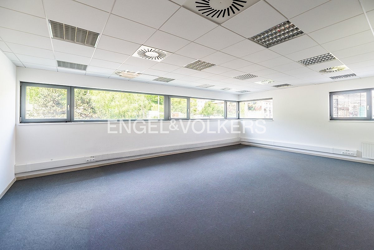 Pronájem kanceláře 130 m²