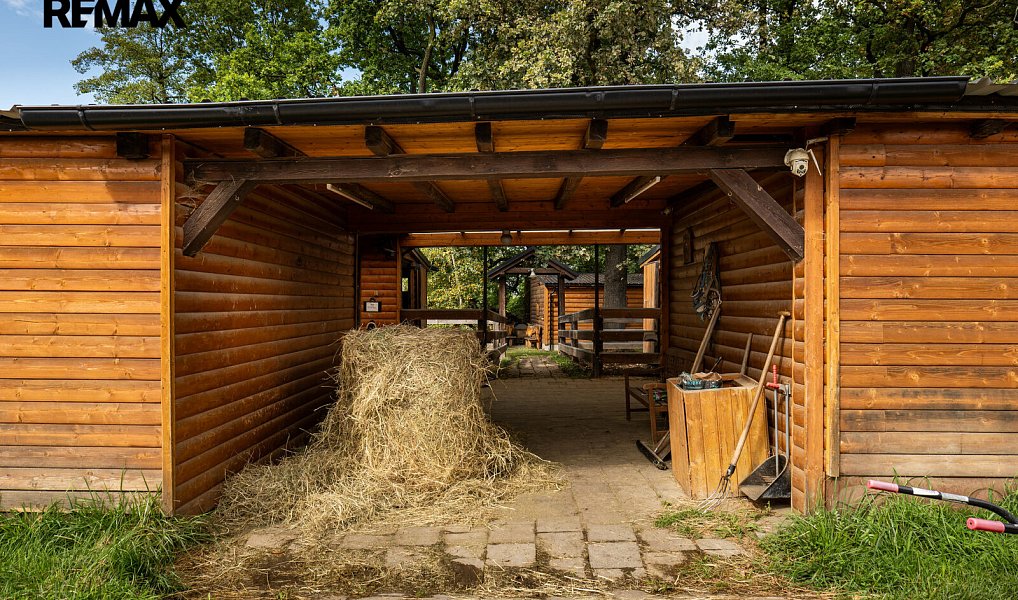 Prodej zemědělského objektu 2 400 m², Baška – náhled fotky 26