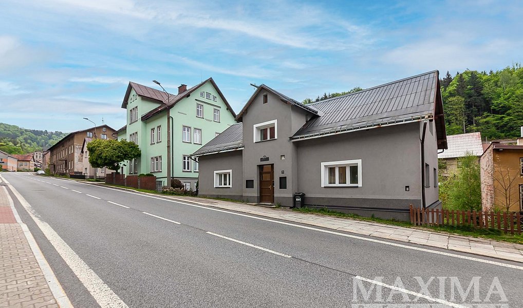 Prodej domu 300 m² s pozemkem 682 m², Desná – fotka 1 z 30