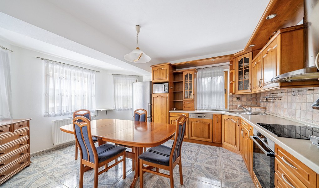 Prodej domu 566 m² s pozemkem 1 443 m², Nová Pec – náhled fotky 6