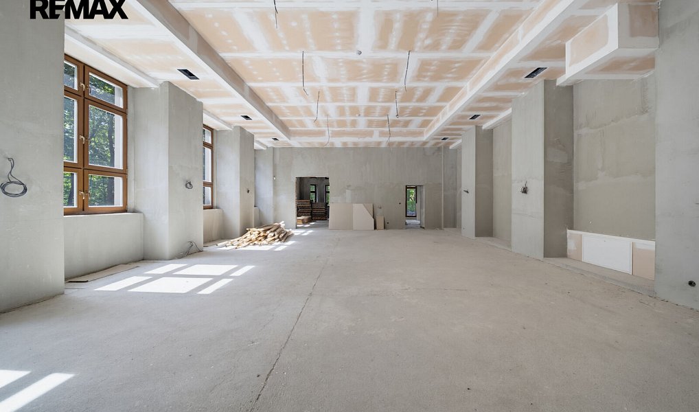 Prodej ubytovacího objektu 1 500 m², Karlovy Vary – náhled fotky 19