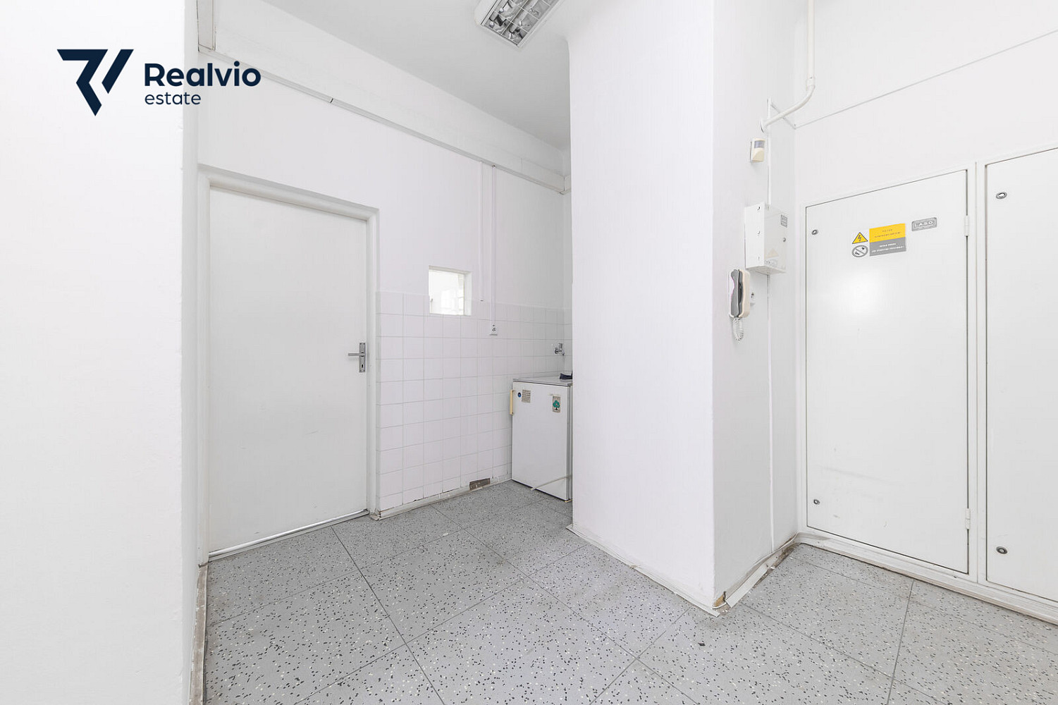 Pronájem obchodních prostor 70 m² – fotografie 4